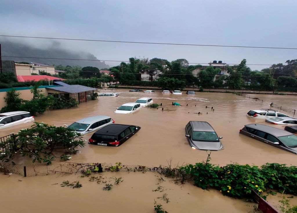 Des inondations et des glissements de terrain extrêmes en Inde et au ...
